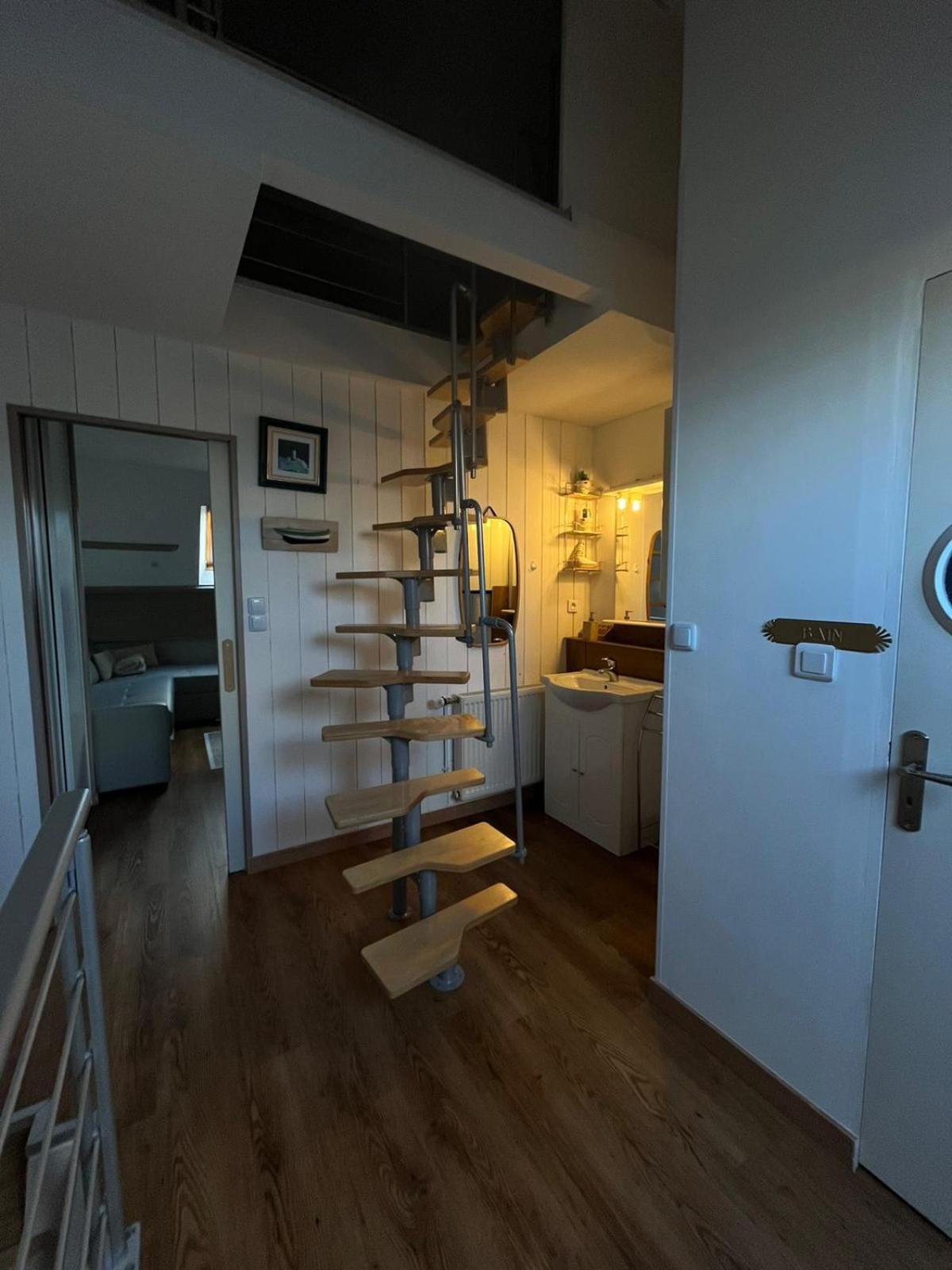 Appartement Type Loft Avec Terrasse 셰르부르 앙 코탱탕 외부 사진